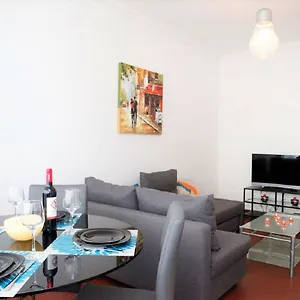 Comfortable And Central Apartment Cascais